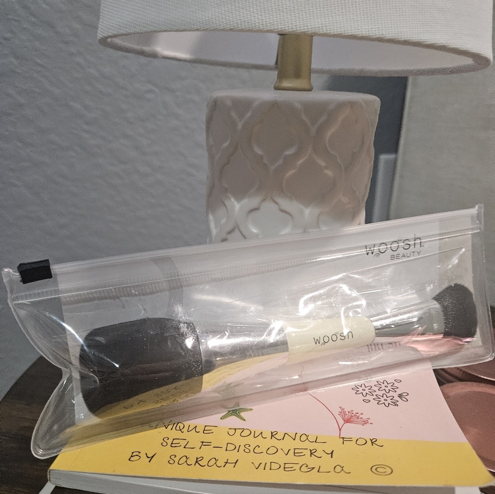 Woosh Beauty Complexion Brush $35 Retail